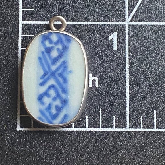 Vintage Blue White Porcelain Shard Pendant Necklace Sterling Silver Bezel 30" - Picture 4 of 7